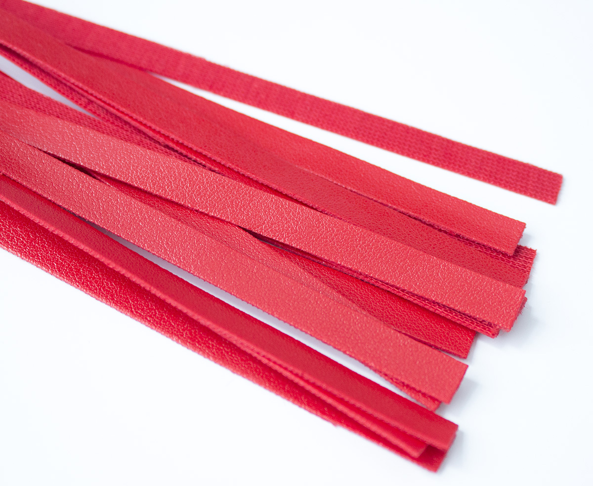 Naughty Toys Red Medium size flogger whip 45 cm - Image 5